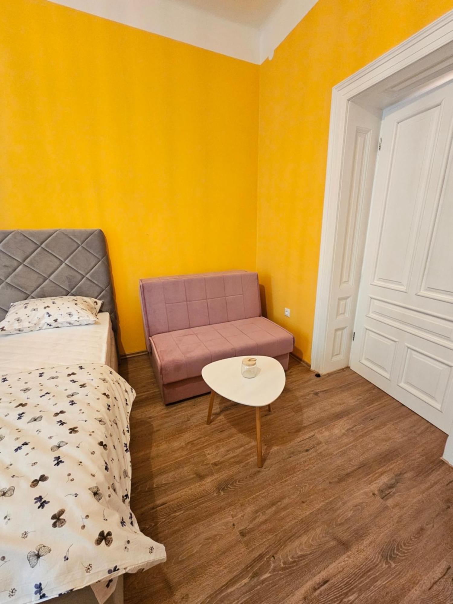מוסטר R&N Familiy Apartments מראה חיצוני תמונה